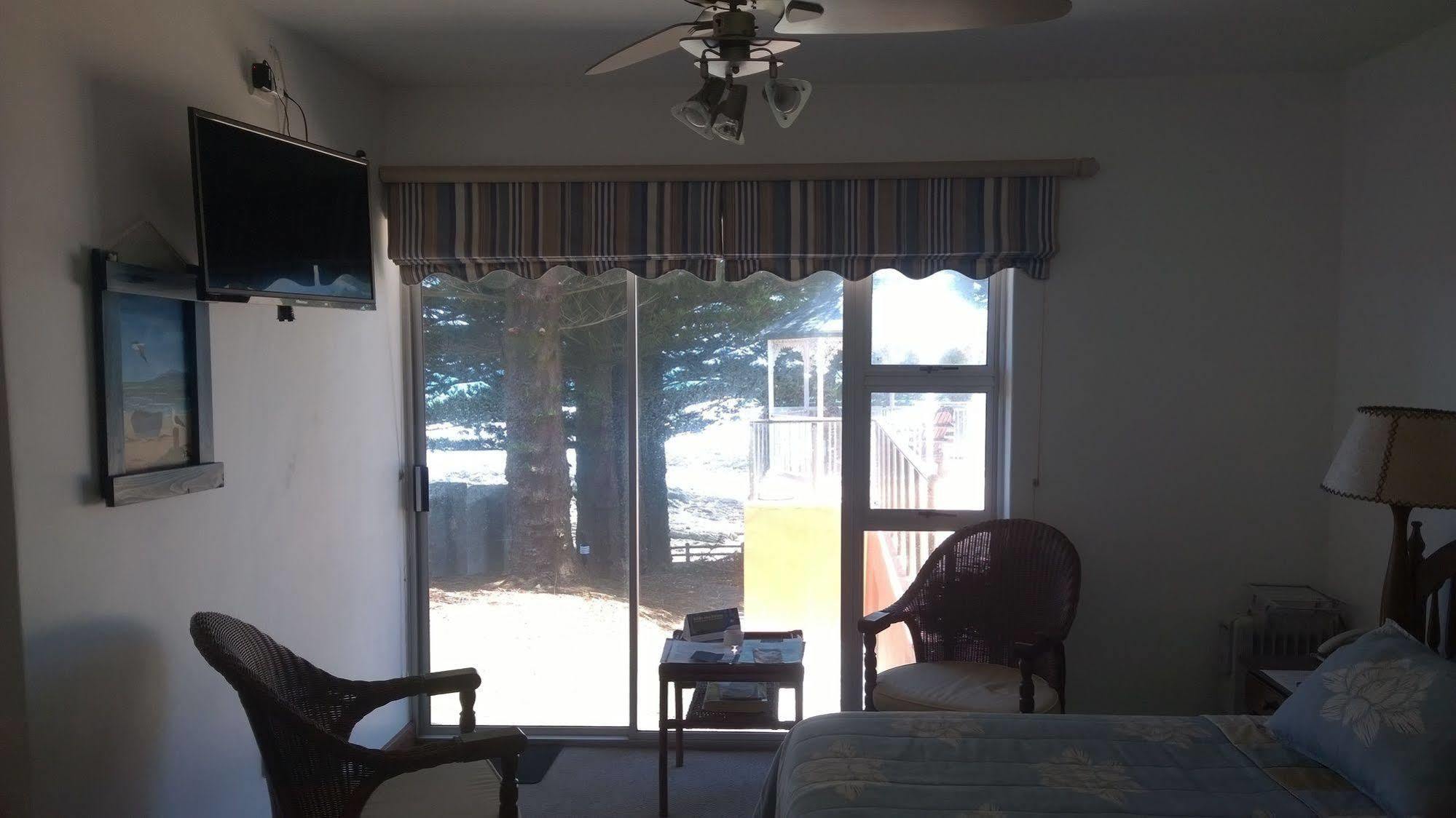 Sea Otters Lodge Kini Bay Exteriér fotografie